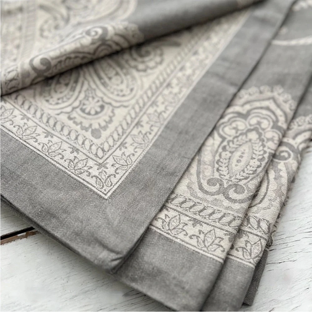 Williams Sonoma Paisley Floral Jacquard Linen/Cotton Gray Tan Tablecloth 70x 90